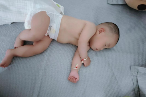 湘西宝宝积食发烧怎么处理